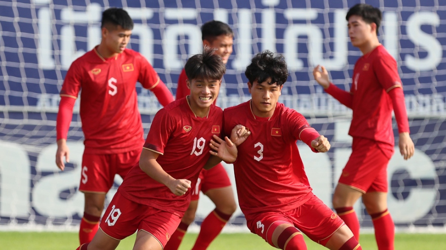 Lịch thi đấu bóng đá hôm nay: U22 Việt Nam đá trùng giờ với MU, Man City